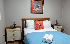 Cute Cottage - 2 Bedrooms - City & Strand Beach Location